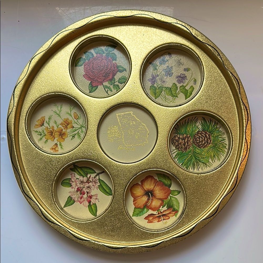 Vintage 50s/60s souvenir gold metal drink tray from Georgia‎